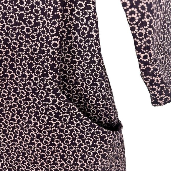 Boden Fig Sweet Petal Elizabeth Pocket V-Neck
Dress size 6L - Picture 5 of 9